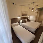 Jacobeo فندق